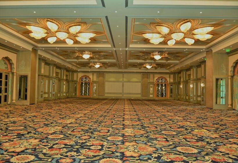 בית מלון כפרי Indana Palace Jaipur