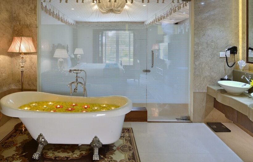 בית מלון כפרי Indana Palace Jaipur