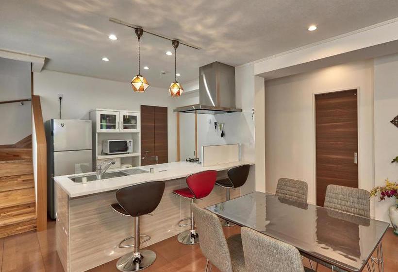 هتل The Pool Resort Villa Hastamanana