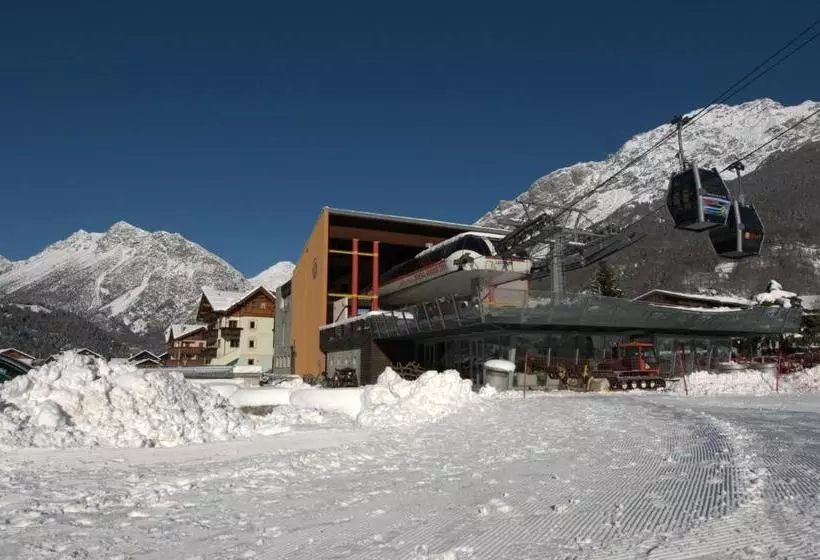 هتل Residence Pedranzini