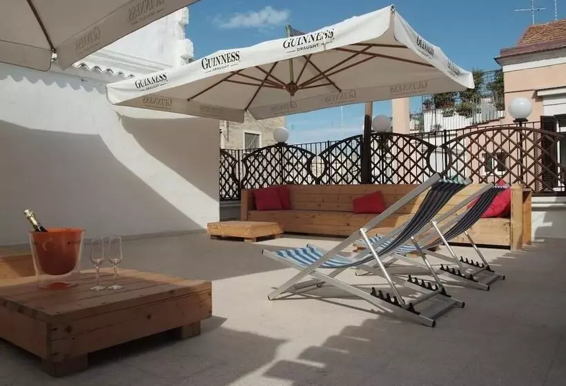 Hotelli Saint Patrick Guest House