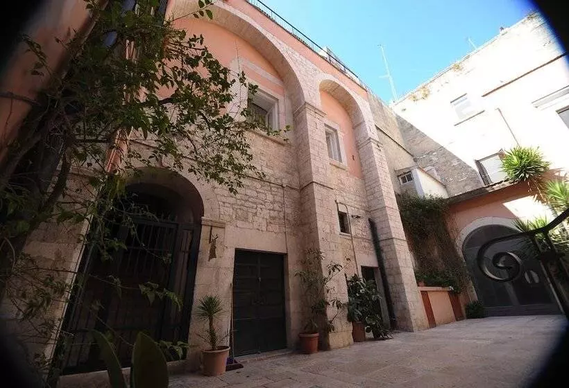 Hotelli Saint Patrick Guest House