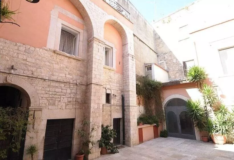 Hotelli Saint Patrick Guest House