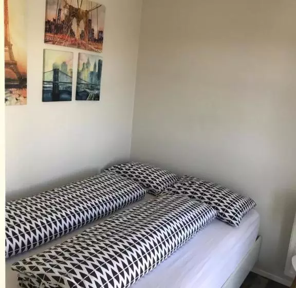 هتل Steinaskjol Apartments