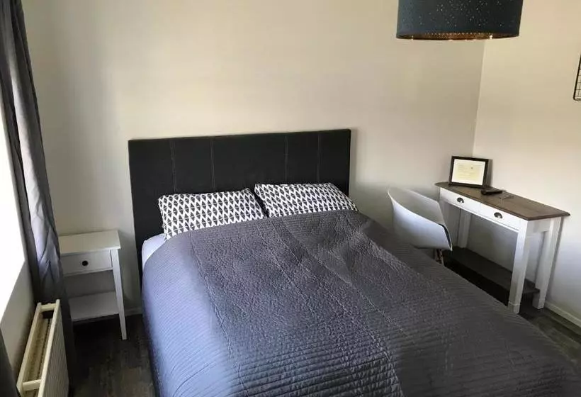 هتل Steinaskjol Apartments