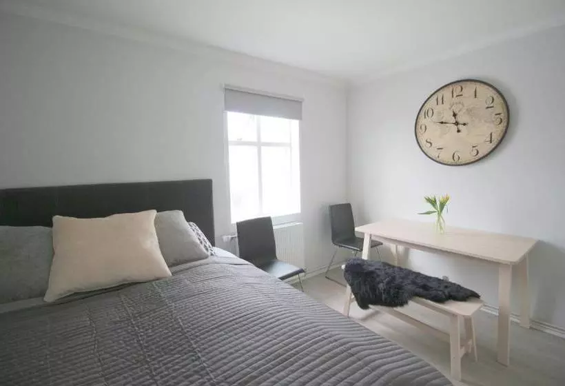 هتل Steinaskjol Apartments