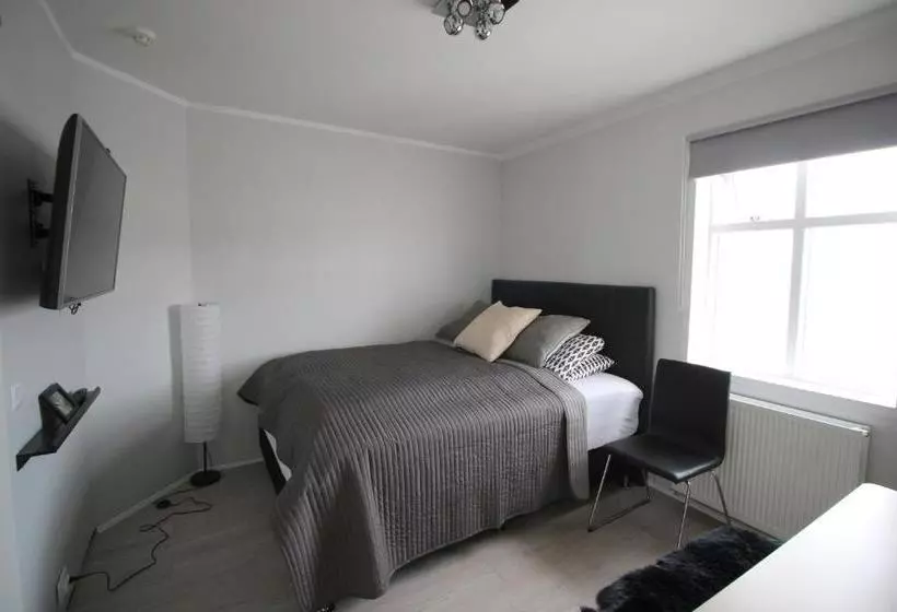 هتل Steinaskjol Apartments