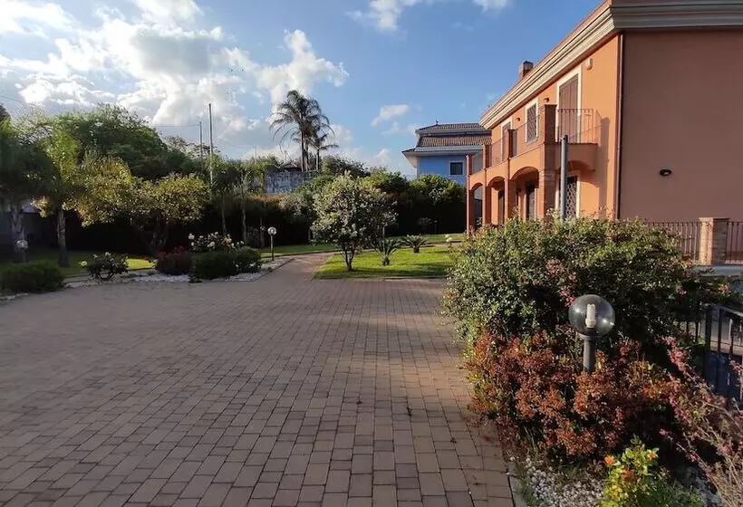 Hotel Villa Feluchia Tra Il Mare E Il Vulcano