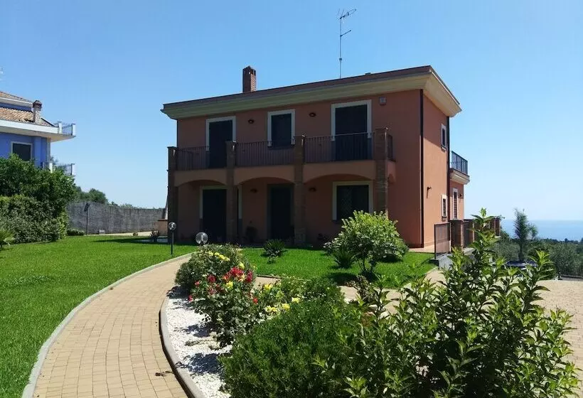 Hotel Villa Feluchia Tra Il Mare E Il Vulcano