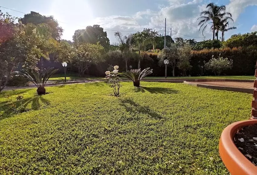 Hotel Villa Feluchia Tra Il Mare E Il Vulcano