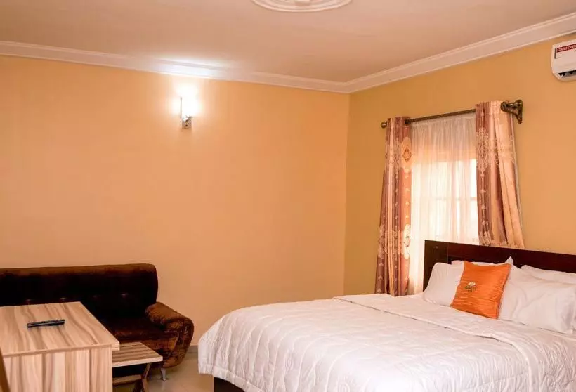 Beck Flo Hotel & Suites Ent