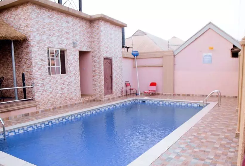 Beck Flo Hotel & Suites Ent