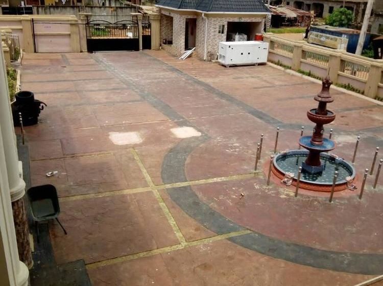 Beck Flo Hotel & Suites Ent