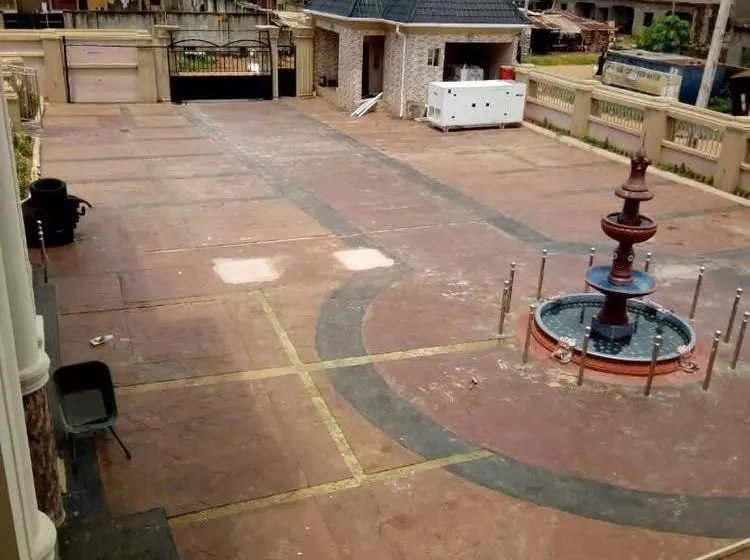 Beck Flo Hotel & Suites Ent