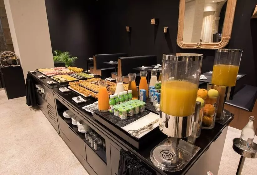 هتل Apartamentos The Arc Carris