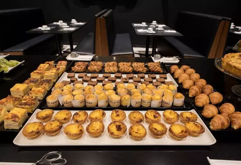 هتل Apartamentos The Arc Carris