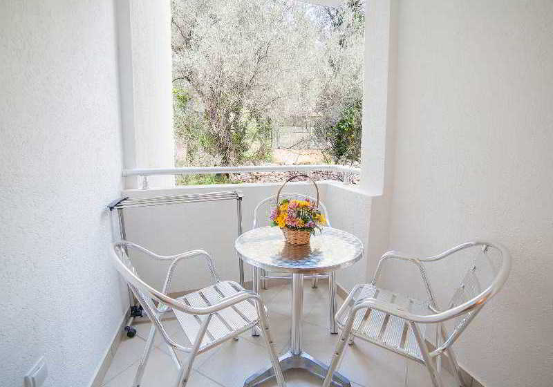 هتل Apartments Ivan