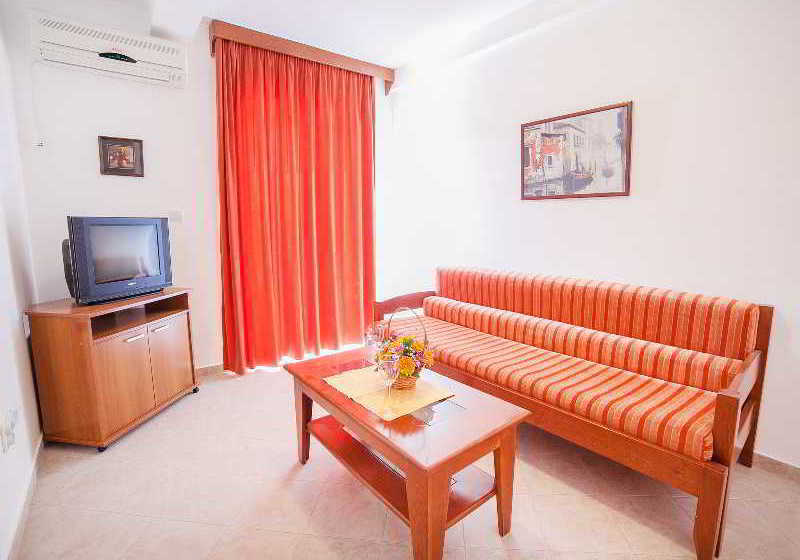 هتل Apartments Ivan