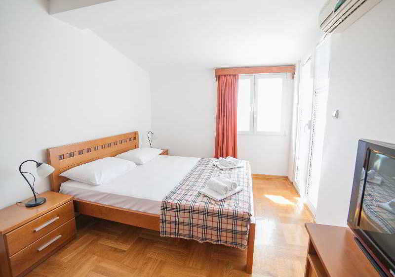 هتل Apartments Ivan