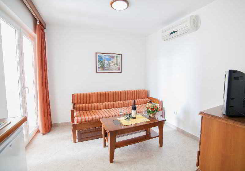 هتل Apartments Ivan