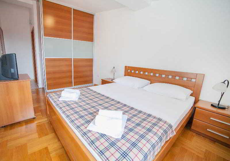 هتل Apartments Ivan