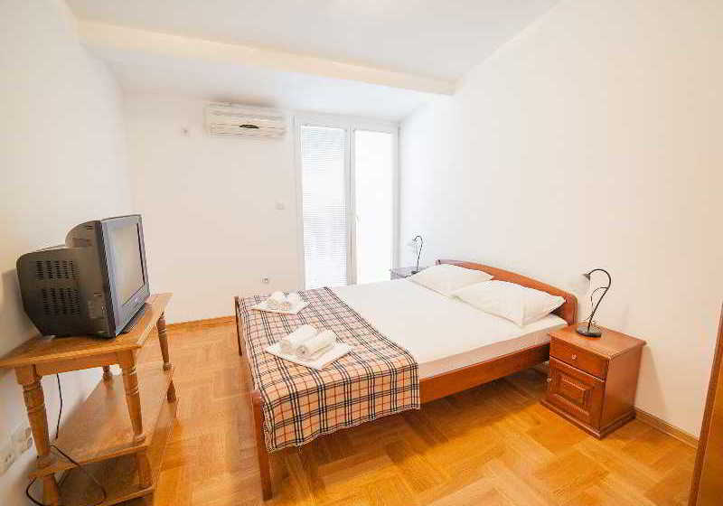 هتل Apartments Ivan