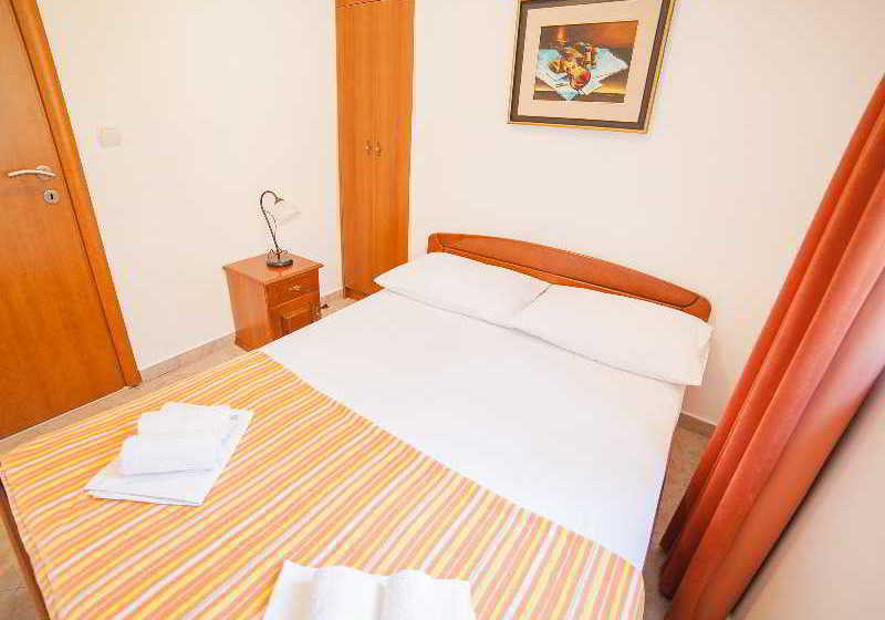 هتل Apartments Ivan