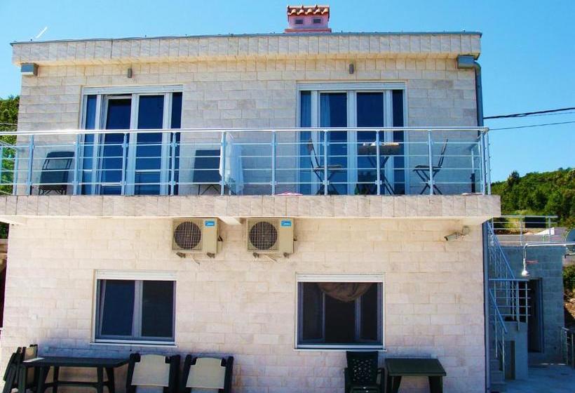 Hotel Apartments Monet