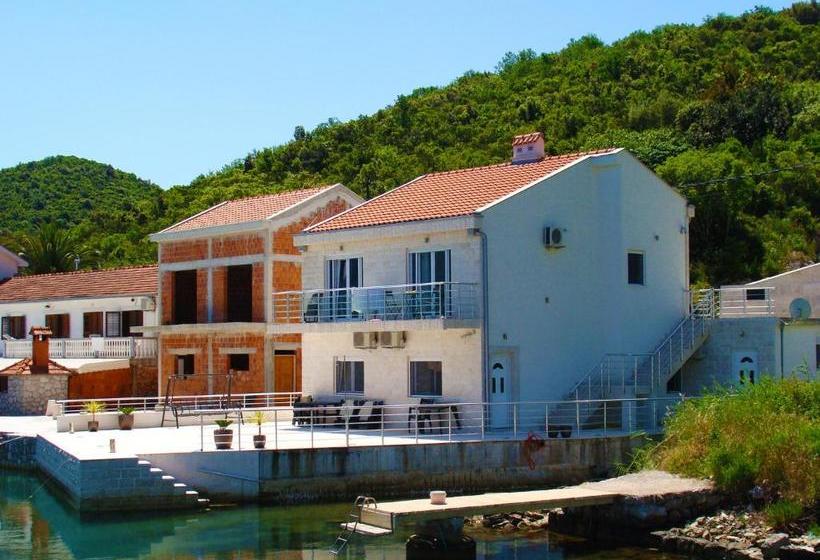 Hotel Apartments Monet