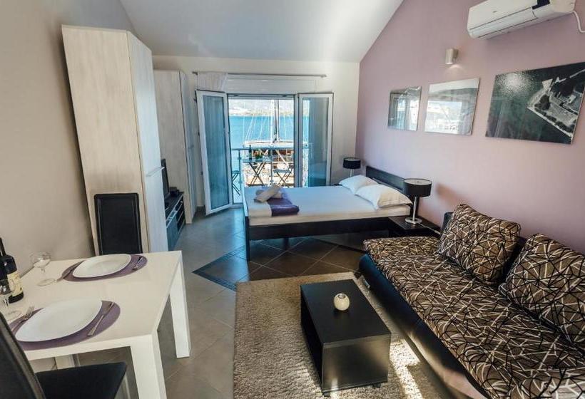 Hotel Apartments Monet