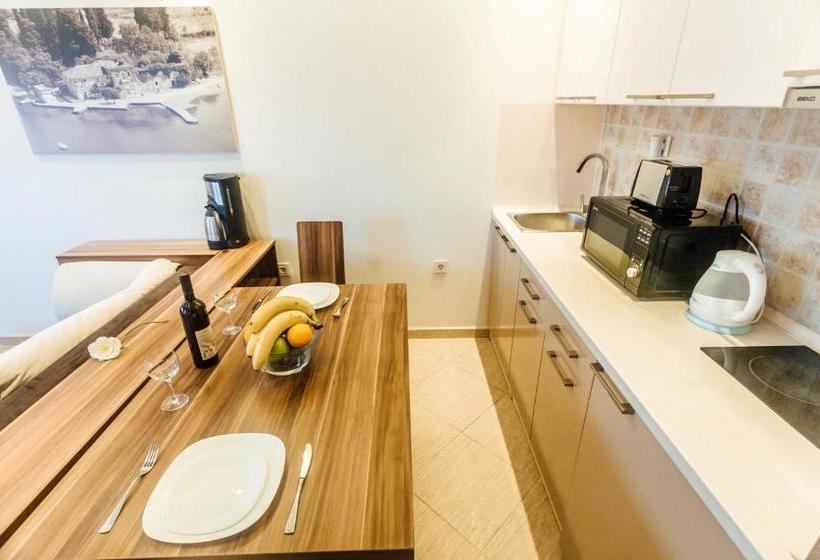 Hotel Apartments Monet