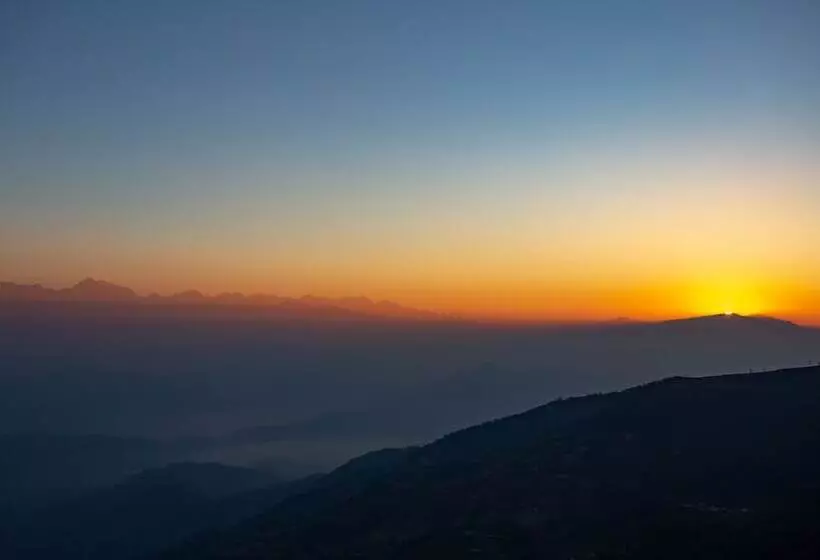 هتل Everest Manla Resort