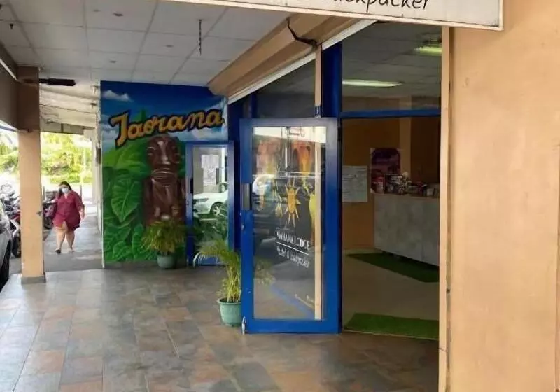 هتل Mahana Lodge Hostel & Backpacker