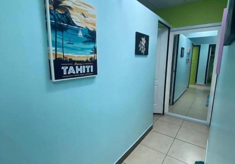 هتل Mahana Lodge Hostel & Backpacker