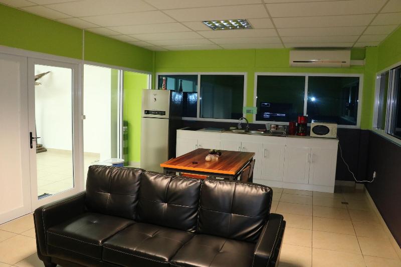 هتل Mahana Lodge Hostel & Backpacker