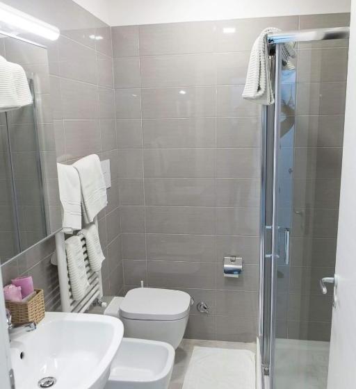 هتل Metronia Guest House