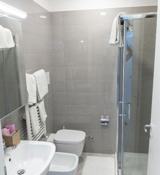 هتل Metronia Guest House