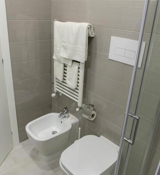 هتل Metronia Guest House