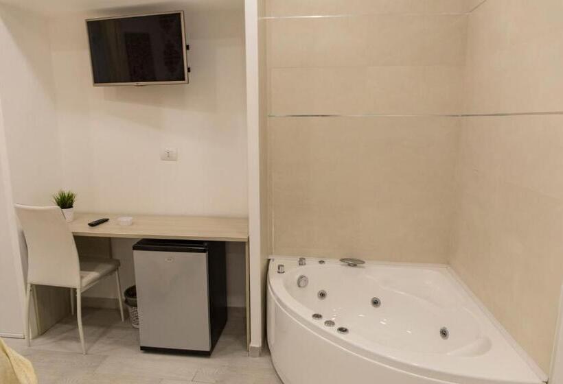 هتل Metronia Guest House