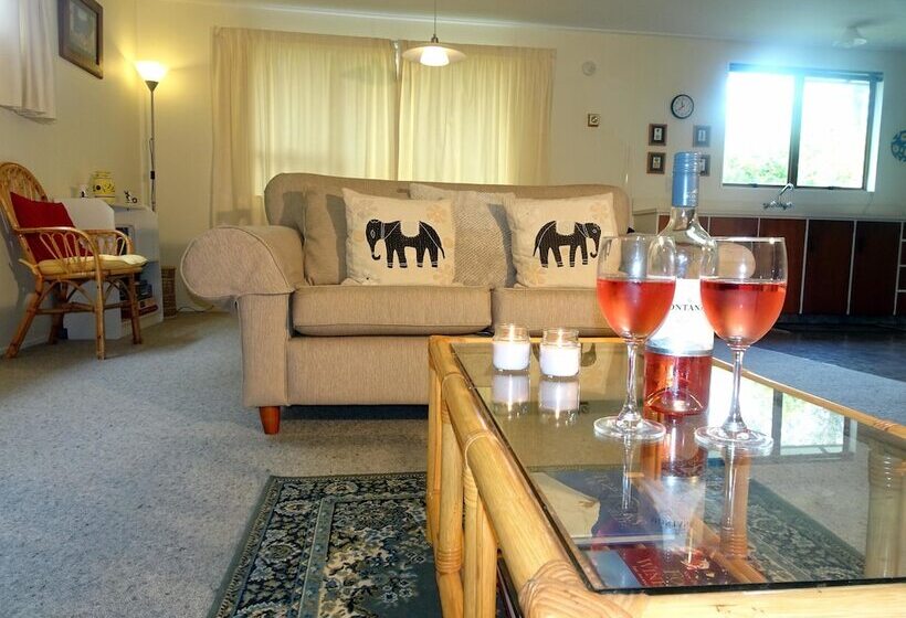 호텔 Smokebush Cottage With Wifi