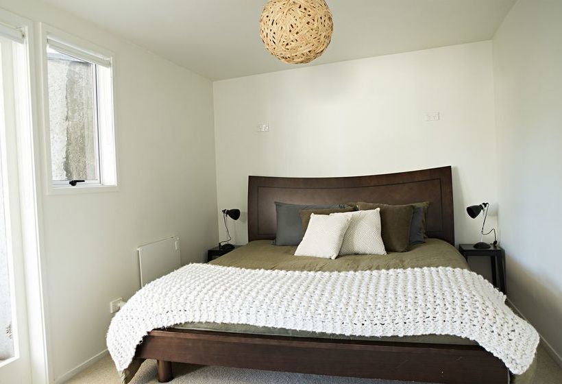 Отель The Black Pearl