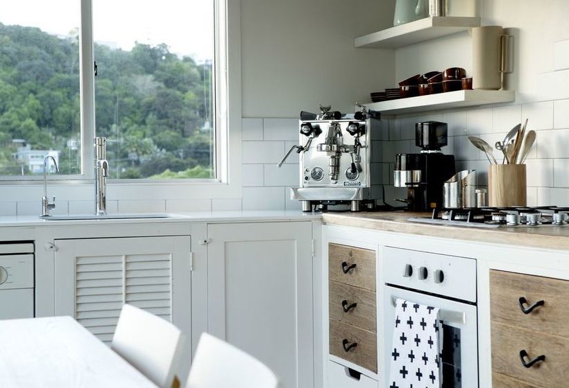 Отель The Black Pearl