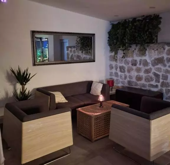 Garni Hotel Tianis