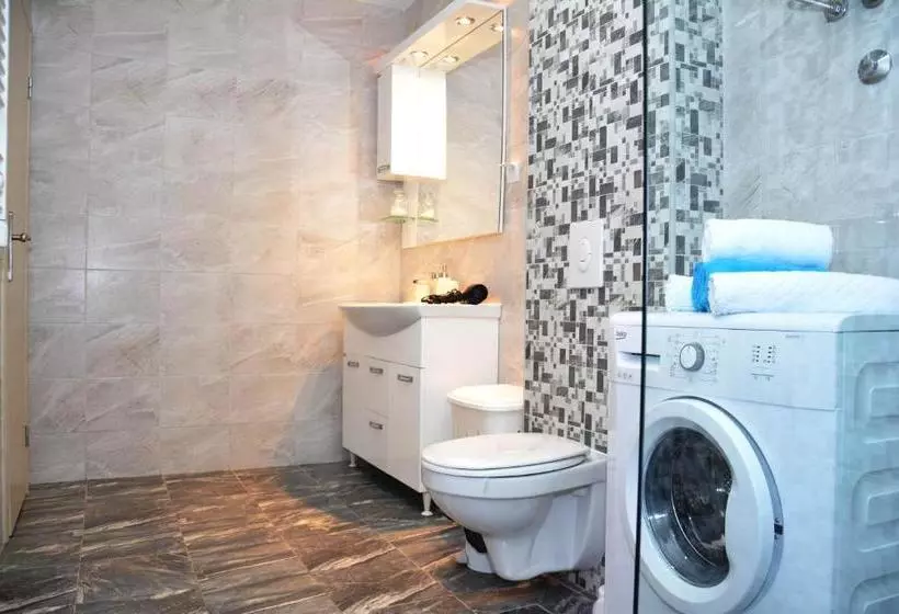 هتل Wukovic Apartments