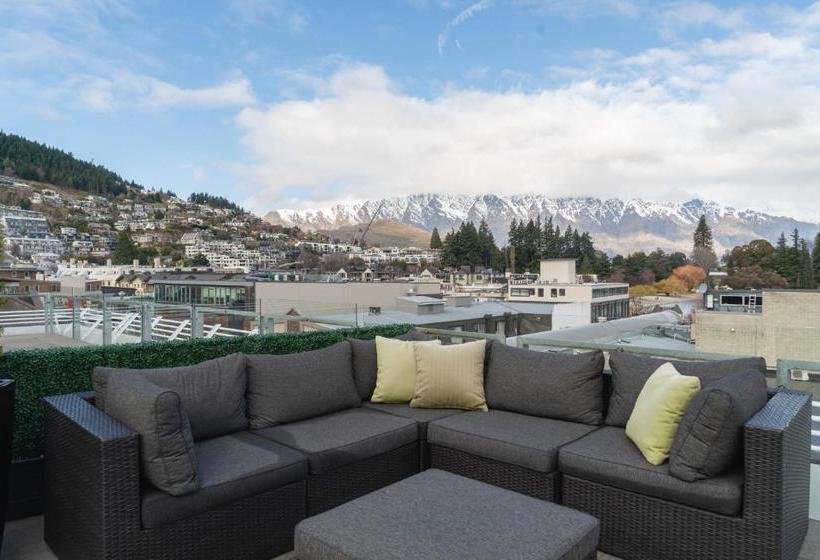 فندق 53 Shotover Apartments