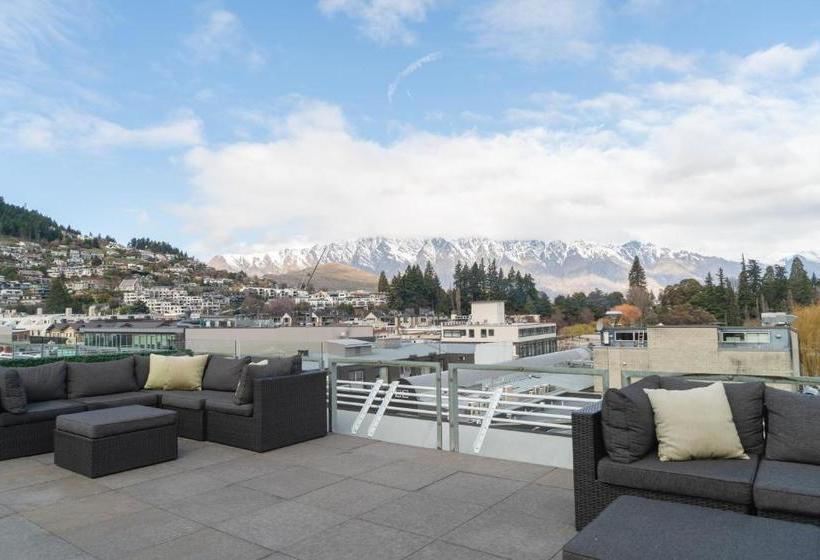 فندق 53 Shotover Apartments