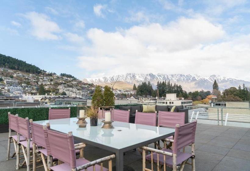 فندق 53 Shotover Apartments