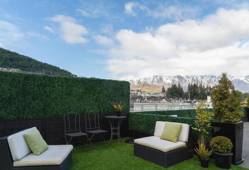 فندق 53 Shotover Apartments