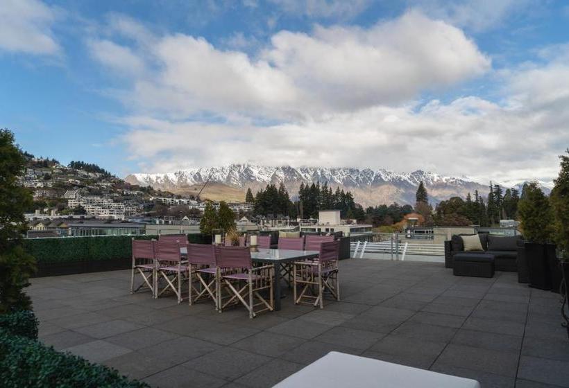 فندق 53 Shotover Apartments