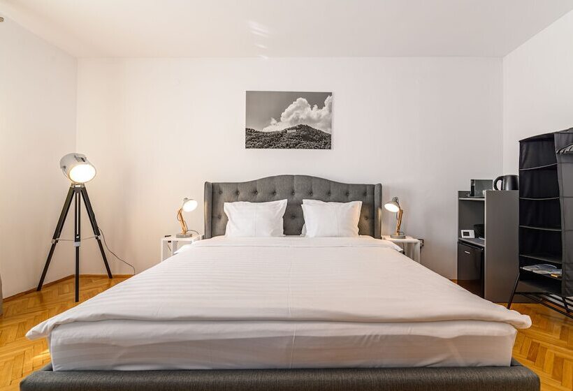 هتل Cedrus Boutique